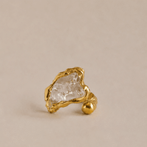 Bague Sylvie N.03 en verre soufflé plaqué or, création artisanale unique Barrere x Maïgo